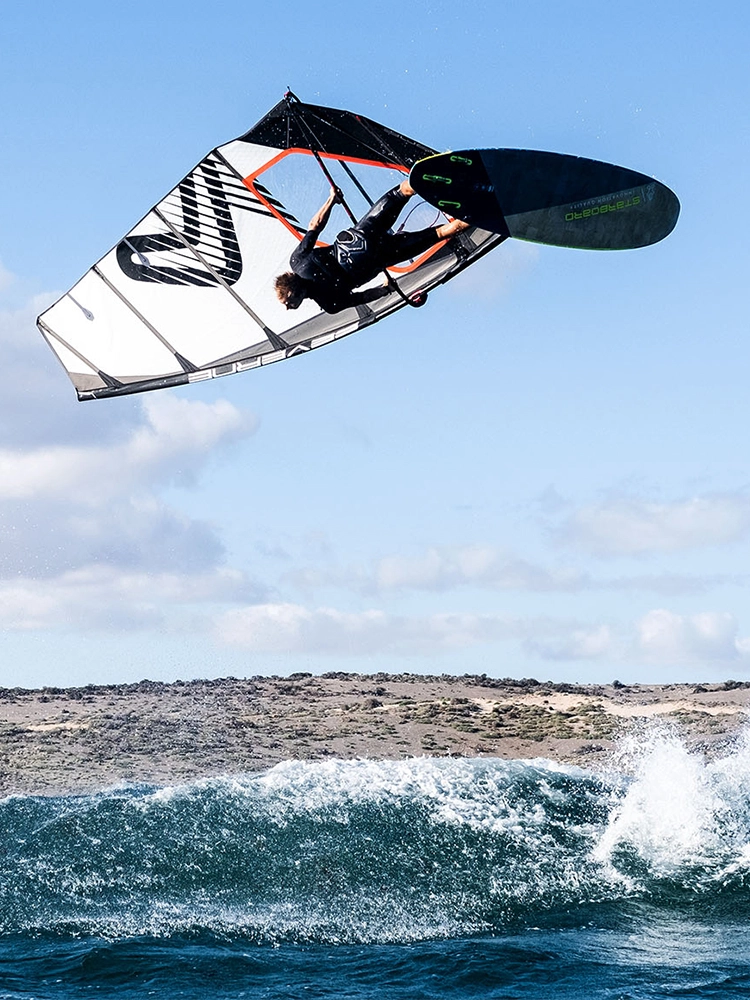 Front Page 17 Front Page -Airush shop White